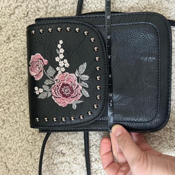 Sam and Hadley Floral Embroidered Black Crossbody Bag - Picture 4 of 5